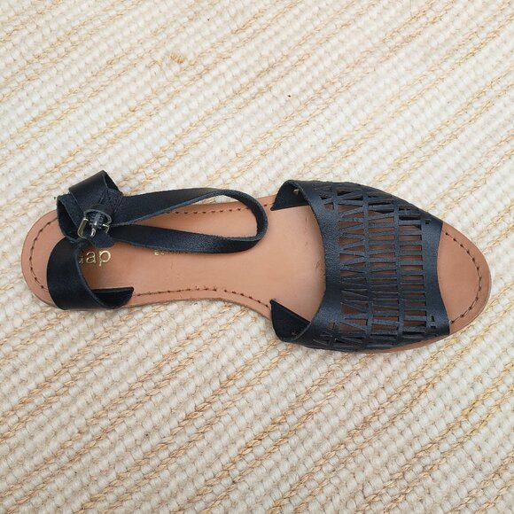 GAP black leather ankle strap flat sandals - size 7 - Picture 2 of 6